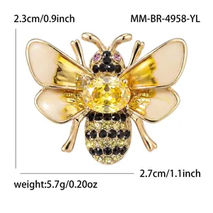 Bee brooch detail showing dimensions 2.7x2.3cm and weight 5.7g for fashion accessories