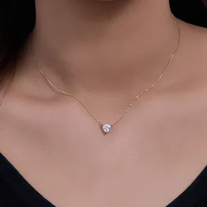 Elegant heart-shaped zircon pendant necklace in gold-plated s925 sterling silver