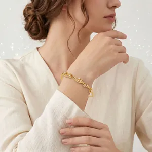Vigne de Cheveux de Mariée Élégante Faite Main avec Fleurs et Künstliche Perles Coiffe Florale Dorée pour Mariage Banquet Fête Accessoires de Cheveux Femmes
