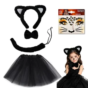 Dettaglio completo del costume da gatto nero per bambini con orecchie di peluche e tutù