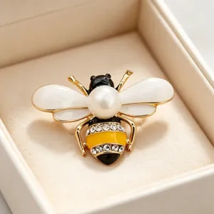 Vintage Alloy Dragonfly Brooch With White Artificial Pearl Red Rhinestone Pin For Women Banquet Elegant Animal Brooches Jewelry Accessories