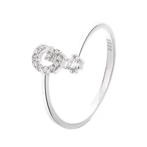 Eleganter verstellbarer Ring aus 925er Sterlingsilber mit Zirkonia-Buchstabe G
