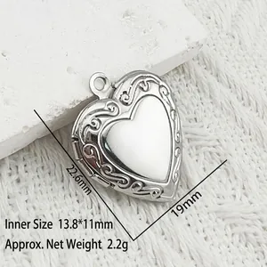 Detail of heart-shaped stainless steel locket pendant with dimensions and weight info