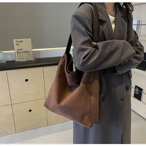 Braune Vintage-Tote-Bag aus mattem Material mit großer Kapazität für den Herbst