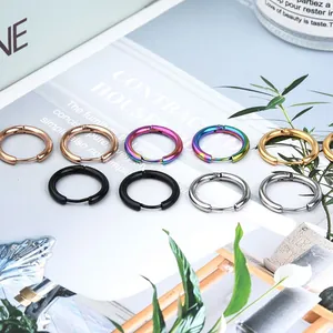 Lot de boucles d'oreilles créoles rondes en acier inoxydable aux finitions métalliques