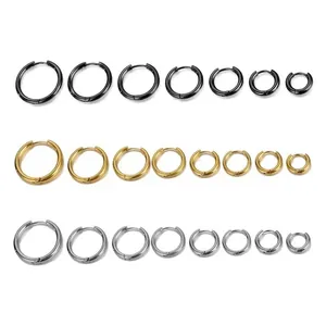 Set di orecchini a cerchio minimalisti in acciaio al titanio, finiture nero, oro e argento
