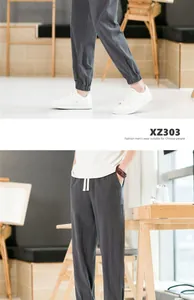 Vue détaillée du pantalon de jogging en coton et lin gris foncé pour hommes avec cordon