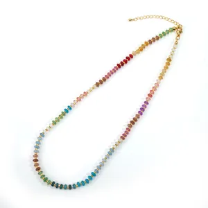 Collier de perles arc-en-ciel en pierres semi-précieuses avec fermoir doré ajustable