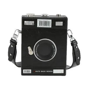 Retro creative camera-shaped shoulder bag, fashion box bag with adjustable strap in black
