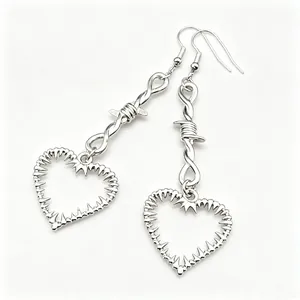 Boucles d'Oreilles Pendantes Cœur en Fil de Fer Barbelé Punk Gothique Y2K Egirl Boucles d'Oreilles Pendantes Cœur Épine en Alliage Exagéré pour Femme Bijoux Cadeau
