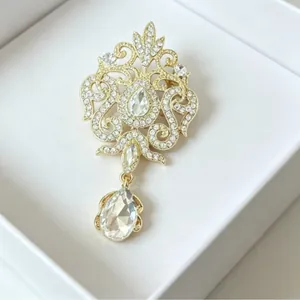 Fashion Panda Brooch Gold Plated Alloy Rhinestone Enamel Persimmon Good Luck Symbol Jewelry Accessory Pin For Women Gift