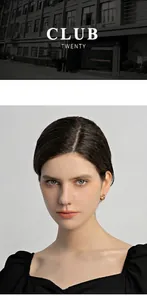 Minimalist gold hoop earrings for women with a vintage high-end metal aesthetic.