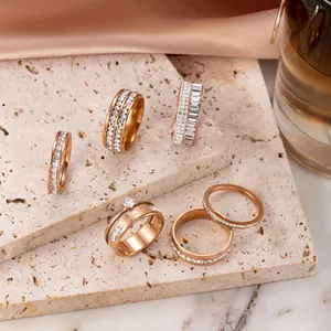 Elegant rose gold titanium steel ring set with sparkling rhinestone star-studded inlay
