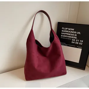 Elegante bordeauxrote Wildleder-Hobo-Tasche, große Retro-Schultertasche für Damen