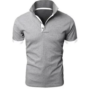 Detailansicht eines grauen Herren-Polohemds mit kurzem Arm und weißen Details am Kragen