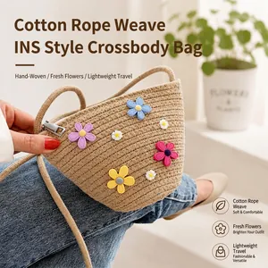 Sac à Bandoulière Tissé en Paille pour Femme Petit Sac à Bandoulière Avec Décoration de Fleurs Colorées 3D Sac à Main de Plage Été