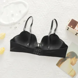 Sexy wire-free push-up bra with detachable straps and 3-hook closure in black