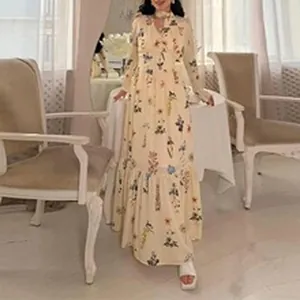 Elegante set di abiti lunghi a fiori con gonna a balze per le vacanze estive al mare