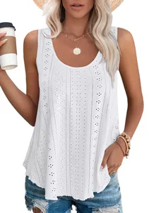 Débardeur d'été sans manches blanc avec des détails de broderie anglaise délicats