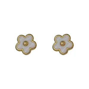 Elegant s925 silver flower stud earrings with screw back and white petals design
