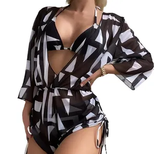 Set bikini 3 pezzi con copricostume in rete a maniche lunghe con stampa geometrica