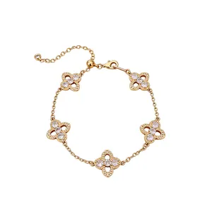 Eleganter vergoldeter vierblättriger Kleeblatt-Armband mit funkelnden Zirkonia-Steinen