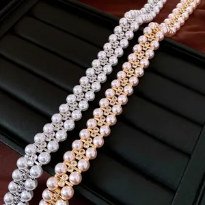 Edle vergoldete zweireihige Perlenkette mit funkelnden Strass-Akzenten für Damen