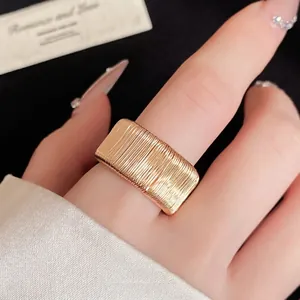 Vintage Modern Copper Woven Texture Open Ring For Women Geometric Round Pleated Wide Band Adjustable Fashion Finger Ring Jewelry