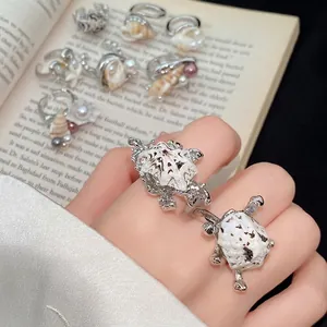 Anello Aperto a Conchiglia Bohemien per Donna Gioielli in Stile Vacanza al Mare Regolabili con Perle Artificiali e Strass Argentati