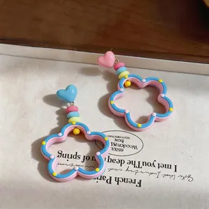 Pendientes de flores coloridos estilo dopamina con corazones para niñas