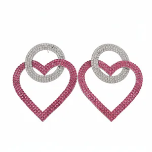 Exquisitos pendientes de aro y corazón extragrandes con pedrería rosa y plateada