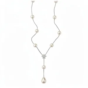 Élégant collier lariat en perles style français avec fleur en zircon sur fond blanc