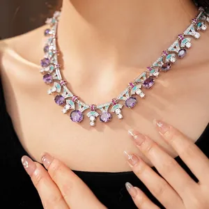 Halskette im Vintage-Hofstil mit violettem Zirkon und türkisfarbenem Emaille-Detail