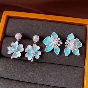 Orecchini a Bottone con Perla Artificiale Floreale Fresca con Perno in Argento Smalto Rame Strass Fiore Orecchini Donna Gioielli Estivi