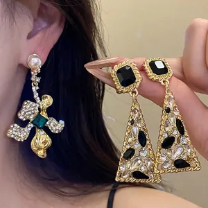 Vintage Luxurious Alloy Rhinestone Triangle Pendant Earrings With Silver Earring Post For Women Banquet Fashion Jewelry Gift