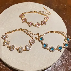 Eleganti bracciali tondi in zircone placcati oro 18 carati con cristalli per donne