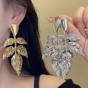 Orecchini a Goccia in Metallo Plissettato a Foglia Moda per Donna Gioielli per Orecchie con Texture Oro Argento Vintage Esagerati Con Perno in Argento S925