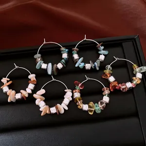Set di orecchini a cerchio minimalisti con perle di conchiglia e pietre naturali per donne