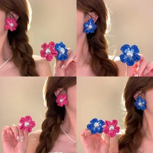 Orecchini a Bottone con Fiori all'Uncinetto Fatti a Mano e Perle Orecchini Floreali Bohemian per Donna Rosa Blu Gioielli