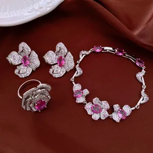 Elegante set di gioielli floreali vintage con zirconia rosa e placcatura in argento