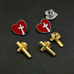 Set aus Vintage-Kreuz- und roten Herz-Emaille-Broschen aus 3D-Legierung für Kleidung