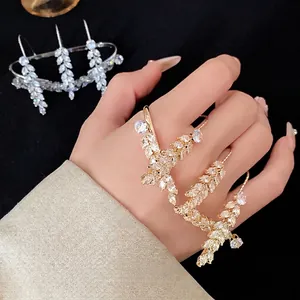 Exquisite zircon wheat ear ring in gold and silver, luxury fashion hand jewelry.