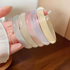 Juego de brazaletes de piedra ojo de gato translúcida en suaves colores pastel