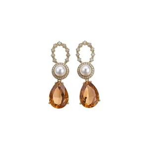 Elegante 18 Karat vergoldete Tropfenohrringe mit bernsteinfarbenem Kristall und Perlen
