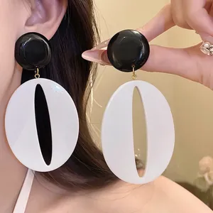 Vintage minimalist black and white resin oval drop earrings with 925 silver needle