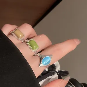 Vintage geometrische offene Ringe mit bunten Katzenaugensteinen für Damen Retro-Stil