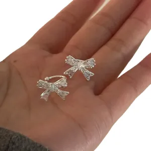 Boucles d'oreilles clips nœud en zircon étincelant pour femmes aux oreilles non percées