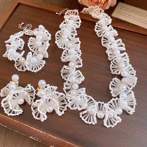 Femmes Bijoux Style Palais Français Perle Artificielle Perles Dentelle Florale Collier Boucles Oreilles Bracelet Vintage Elégant Pour Mariage