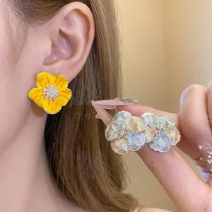 Orecchini a Bottone a Fiore Con Perno in Argento Smalto a Olio Strass Perla Artificiale Gioielli Donna Vacanza