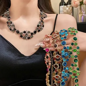 Luxury Palace Style Rhinestone Round Pendant Necklace Earrings Alloy Vintage Clavicle Chain Jewelry For Women Banquet Daily